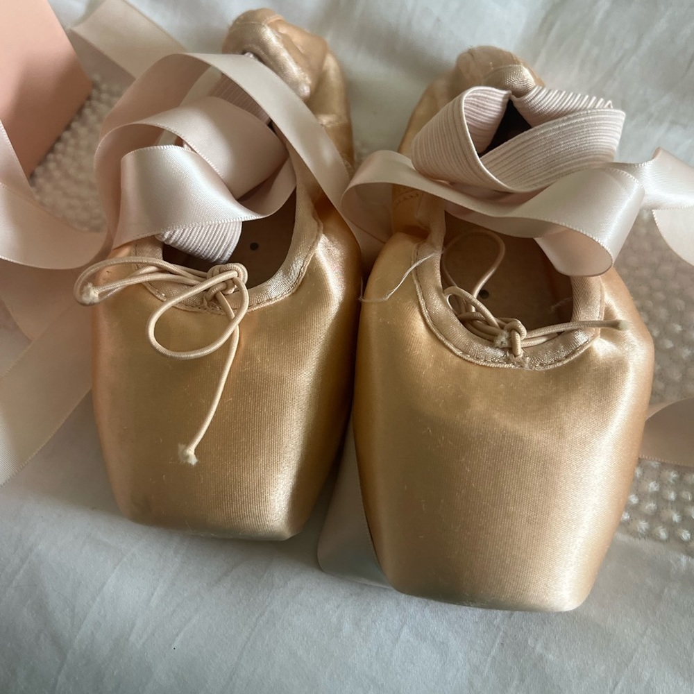 Bloch Stretch Pointe shoes with ribbon ties.